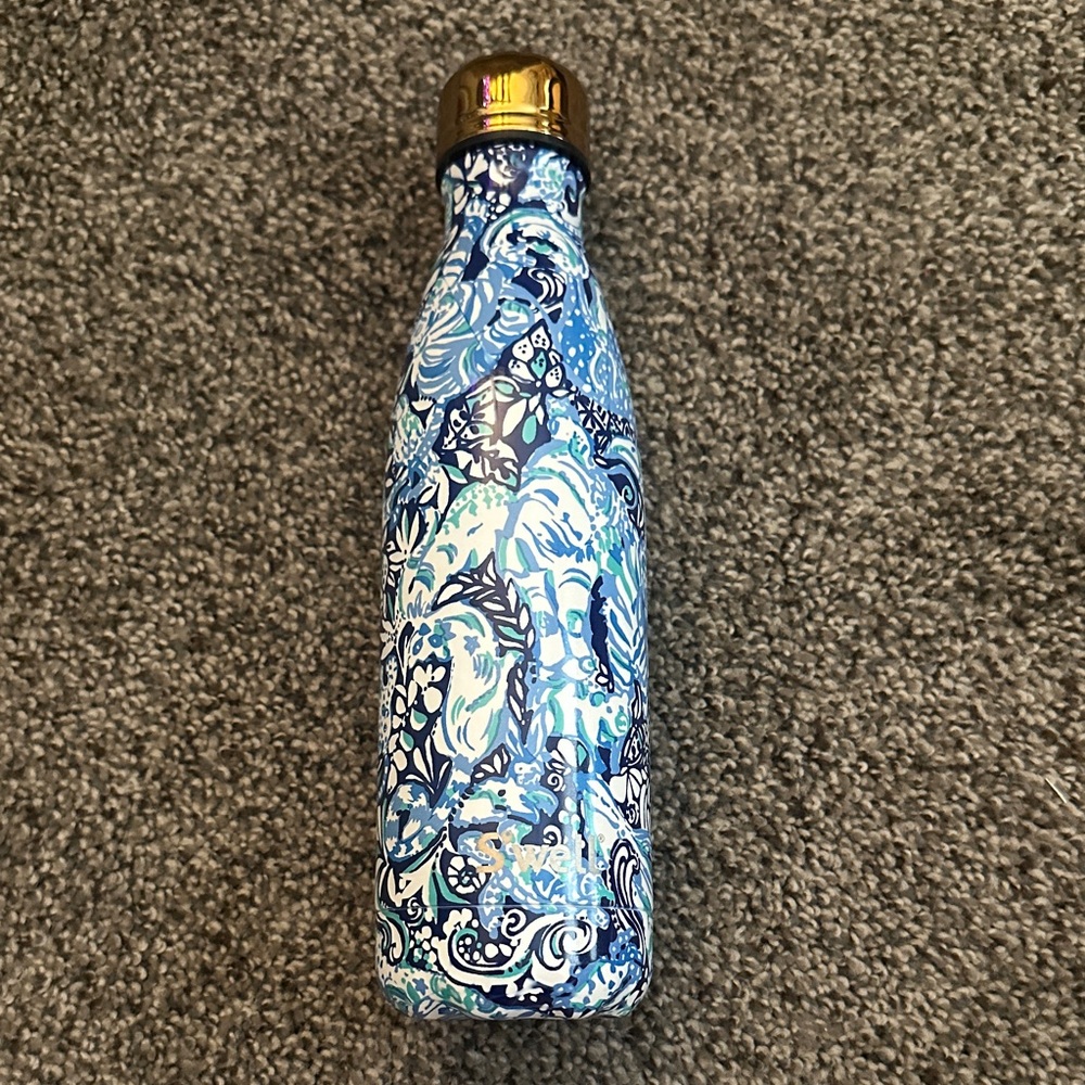 Limited Edition Lilly Pulitzer x S'well Blue and White Floral Water Bottle - Picture 1 of 3